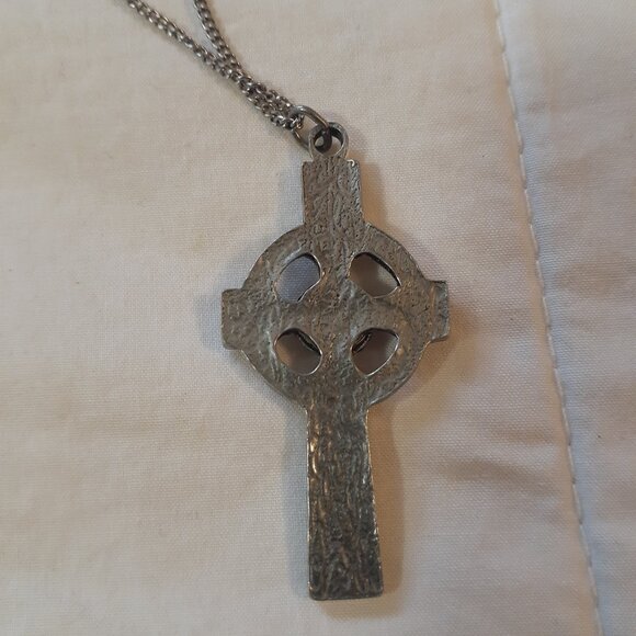Vintage Celtic Cross Necklace - Picture 3 of 4